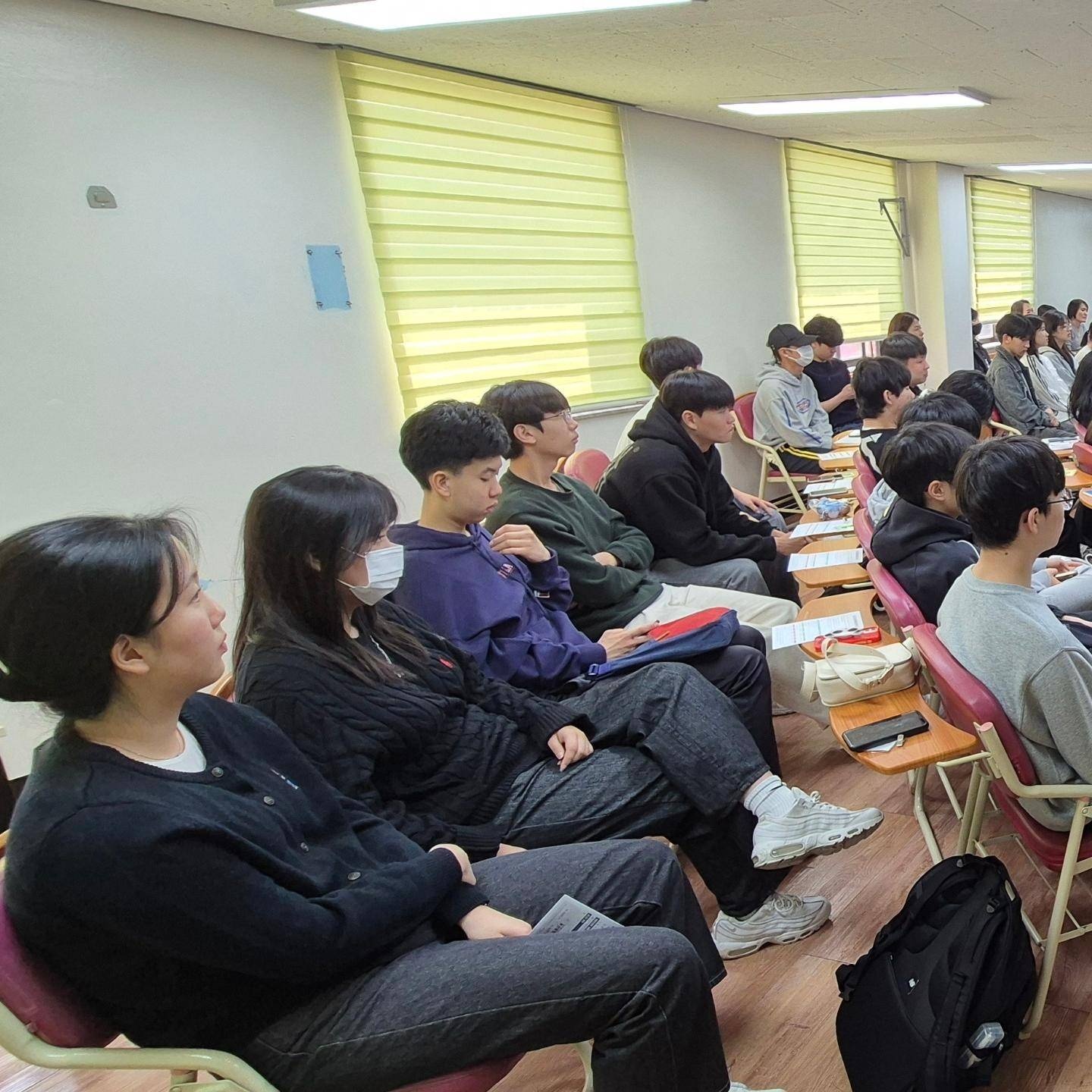 KakaoTalk_20240420_171021163.jpg : 4/7 고등부 예배 사진입니다