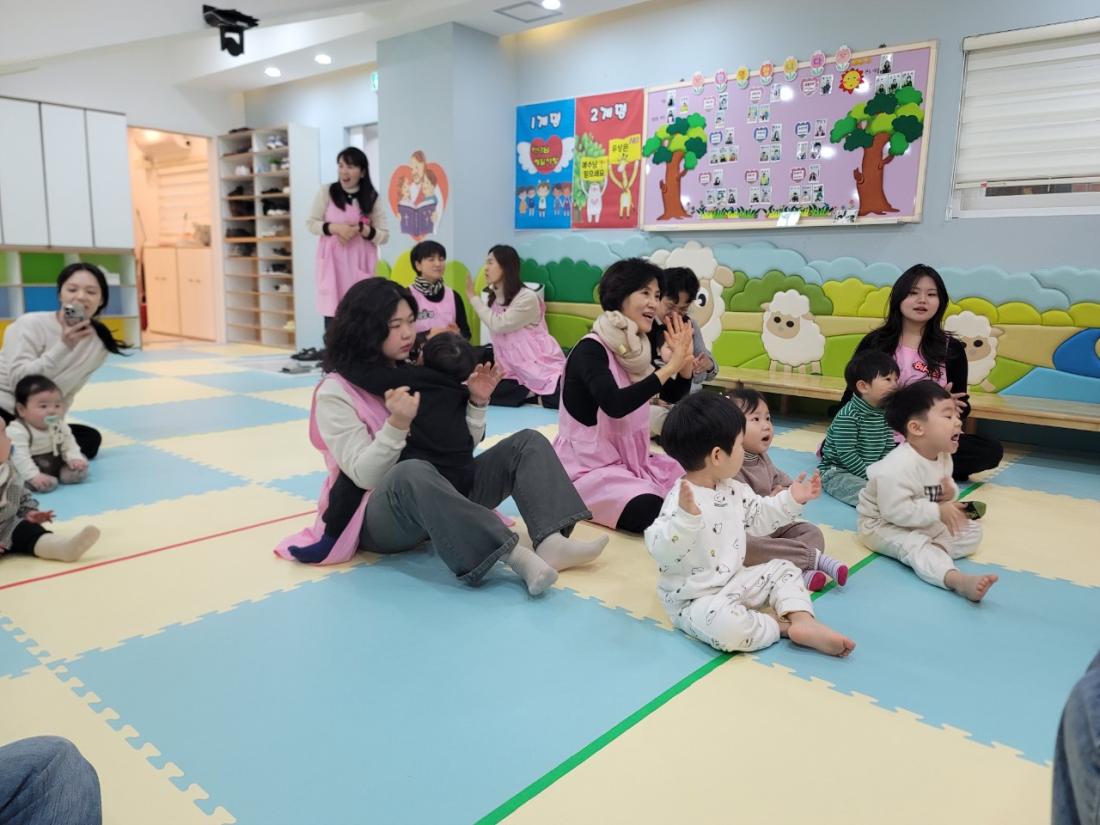 2025년 부산중앙교회 영아부_사진_20250203_5.jpg : 2월 2일 주일 영아부 예배