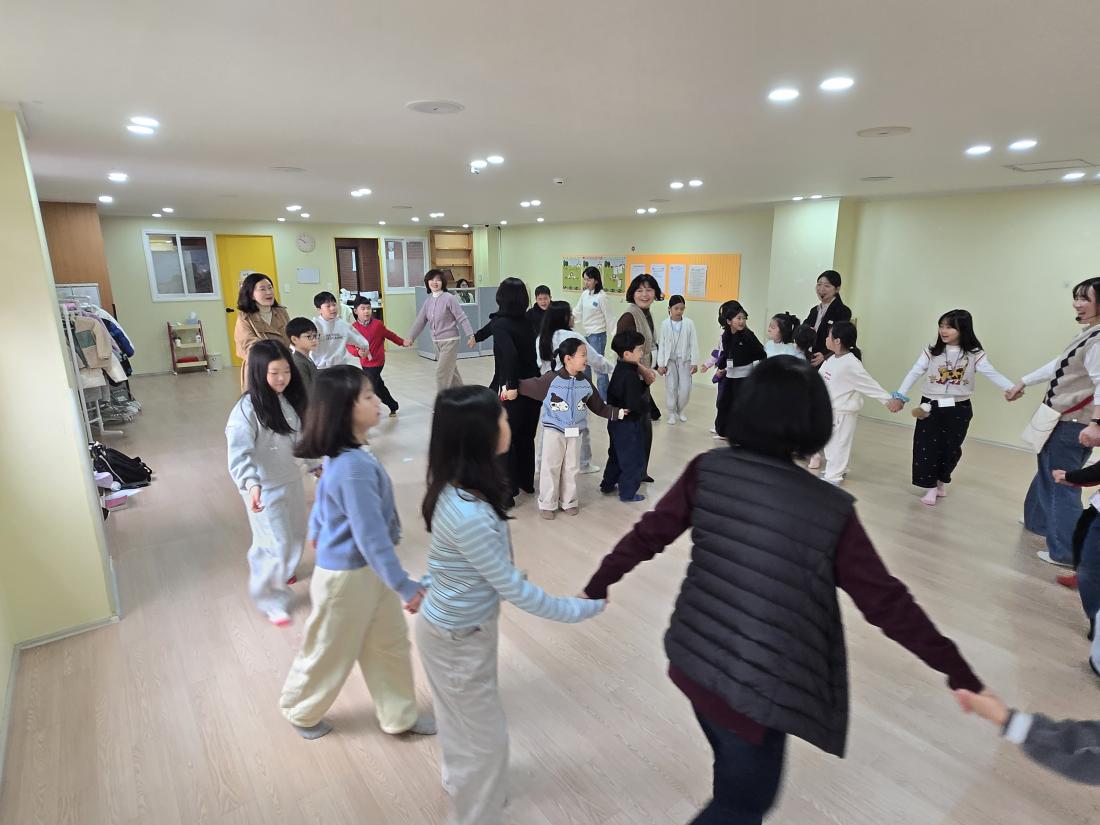 KakaoTalk_20260301_195539570_21.jpg : 유년부 3월1주 예배와 생일잔치 모습입니다^^