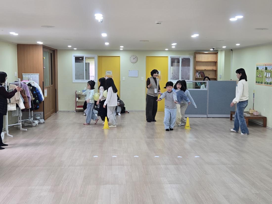 KakaoTalk_20260301_195539570.jpg : 유년부 3월1주 예배와 생일잔치 모습입니다^^