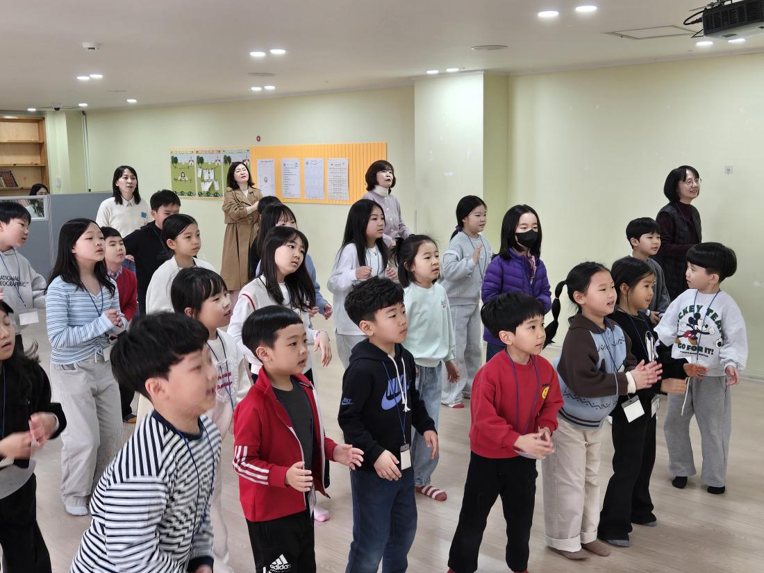 KakaoTalk_20260301_195752988_07.jpg : 유년부 3월1주 예배와 생일잔치 모습입니다^^