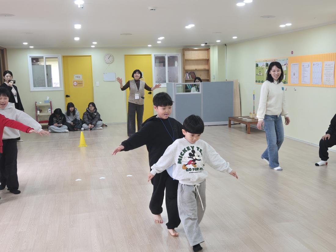 KakaoTalk_20260301_195539570_07.jpg : 유년부 3월1주 예배와 생일잔치 모습입니다^^