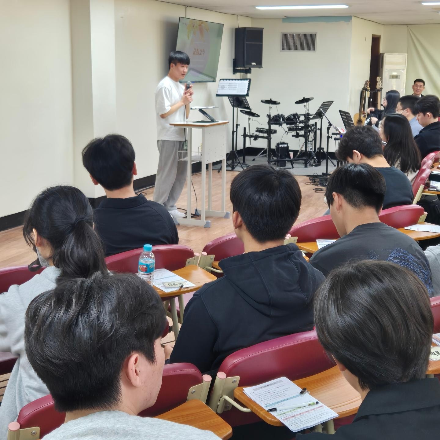 KakaoTalk_20240415_111358132_07.jpg : 4/14 고등부 예배 사진입니다