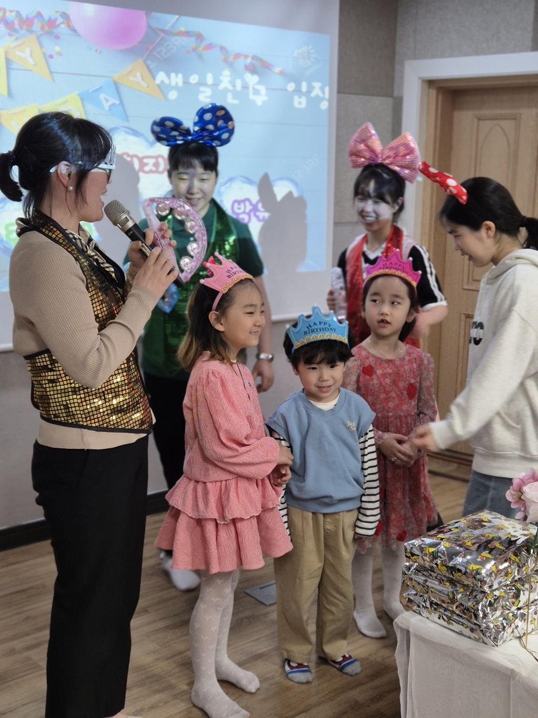 KakaoTalk_20240515_204410925_21.jpg : 20240428 유치부예배 '하나님은 내 인생의 주인이세요'