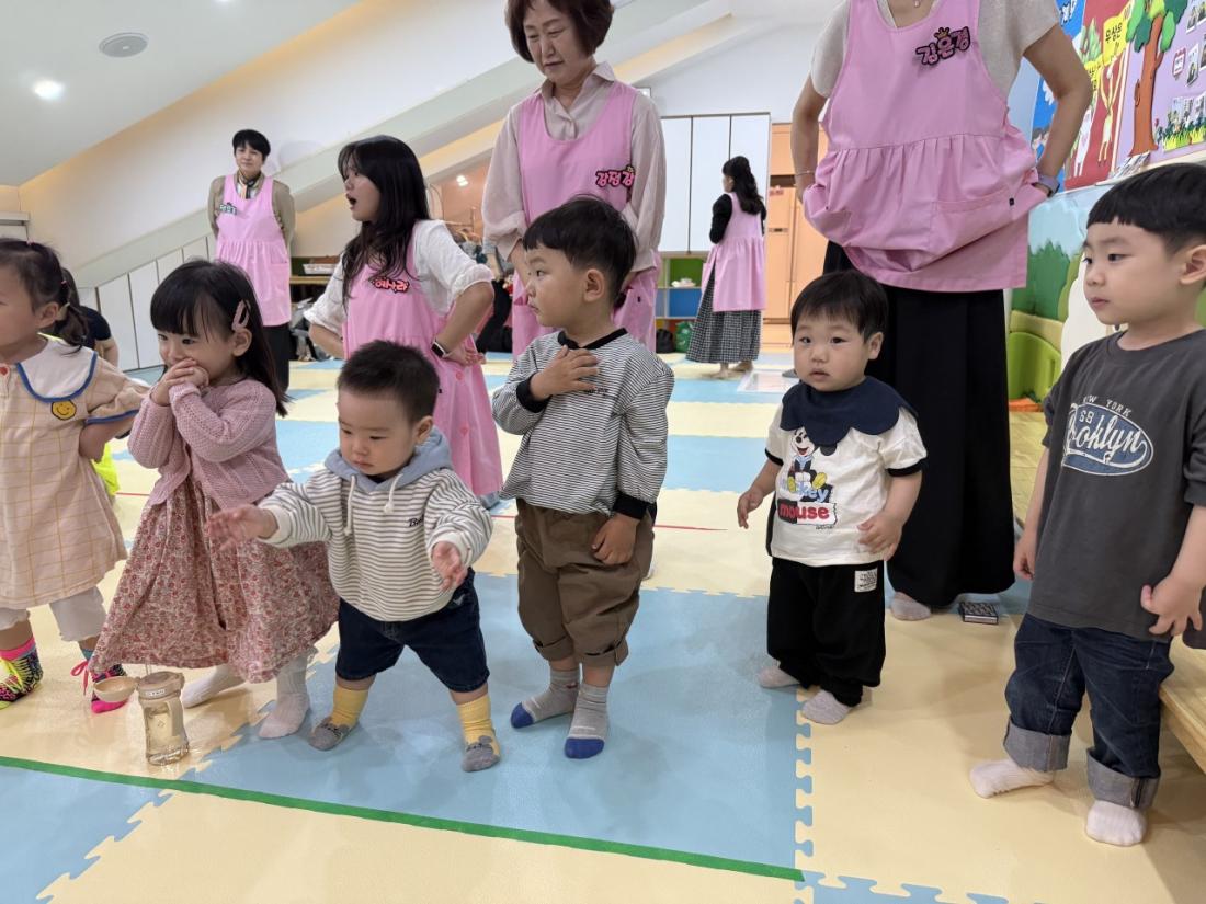 2025년 부산중앙교회 영아부_사진_20250527_34.jpg : 5월 25일 주일 영아부 예배