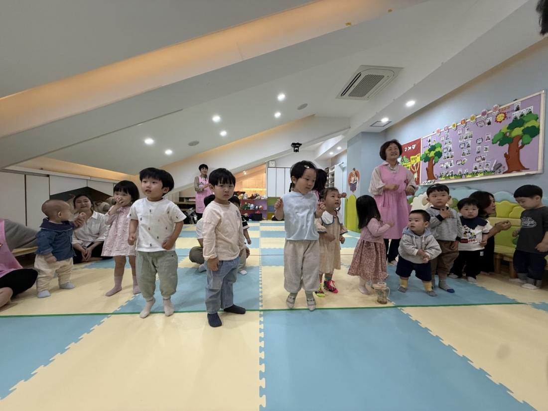 2025년 부산중앙교회 영아부_사진_20250527_38.jpg : 5월 25일 주일 영아부 예배