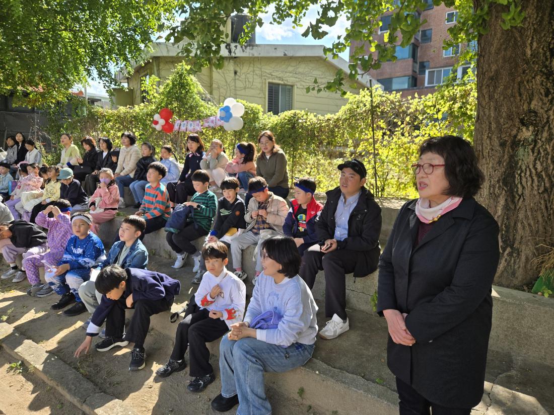 KakaoTalk_20251102_154624429.jpg : 11월 첫째주 유년부 야외예배와 운동회 모습입니다^^