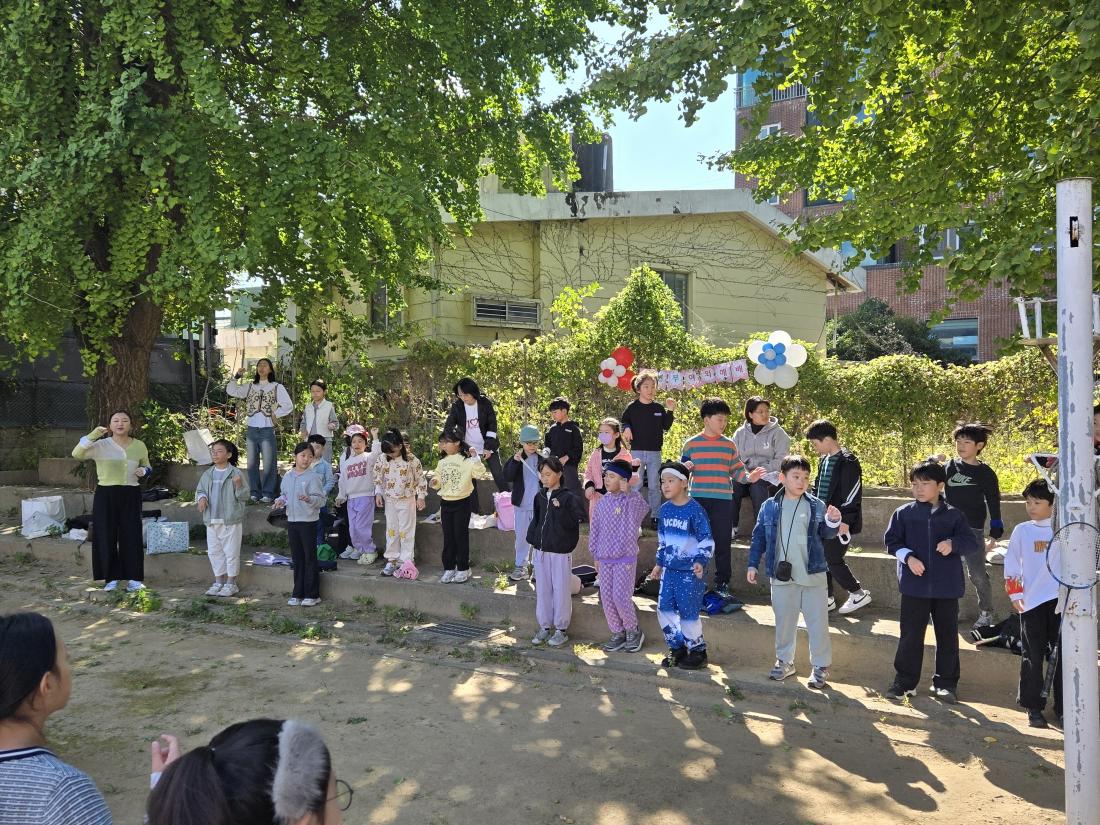 KakaoTalk_20251102_154624429_15.jpg : 11월 첫째주 유년부 야외예배와 운동회 모습입니다^^