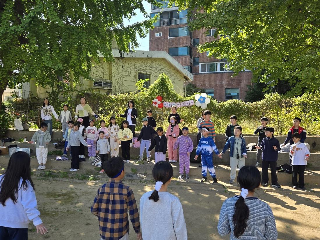 KakaoTalk_20251102_154624429_14.jpg : 11월 첫째주 유년부 야외예배와 운동회 모습입니다^^