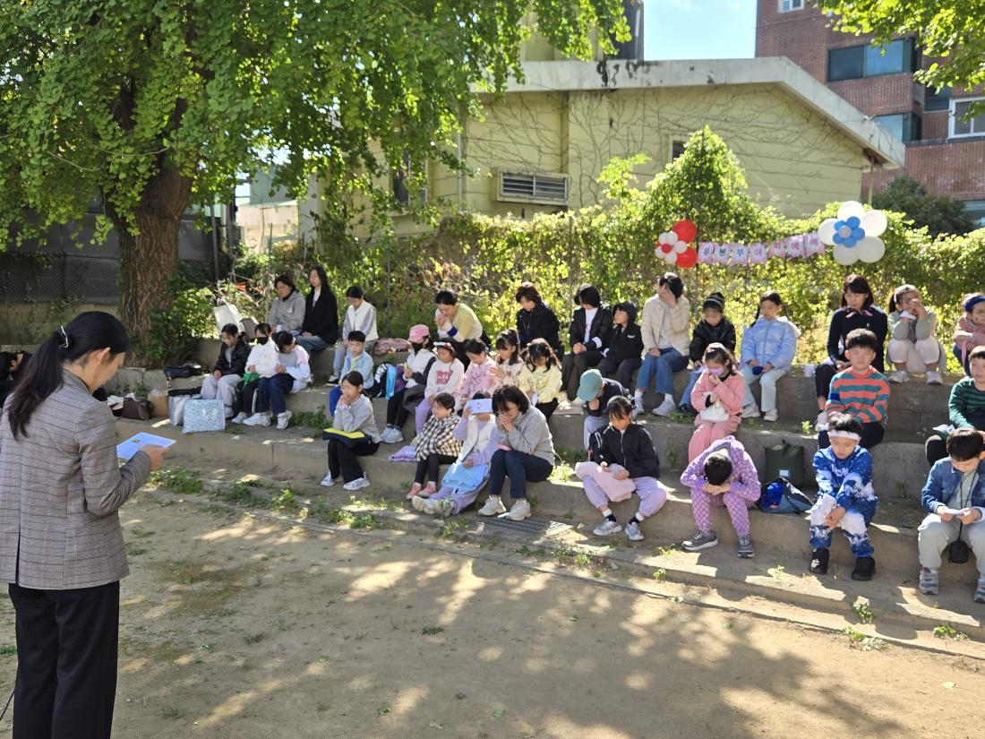 KakaoTalk_20251102_154624429_01.jpg : 11월 첫째주 유년부 야외예배와 운동회 모습입니다^^