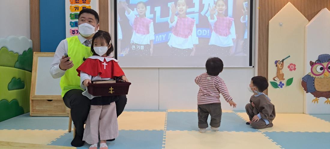 1665401304800-19.jpg : 영아부예배(2022.10.9.주일)