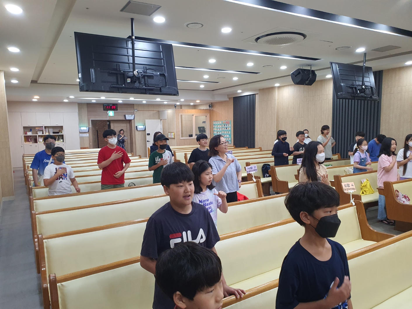 IMG_3772.jpeg : 6월 11일 초등부 예배입니다.
