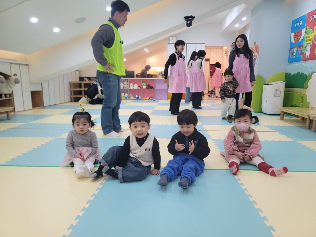 2025년 부산중앙교회 영아부_사진_20250106_2.jpg : 1월 5일 주일 영아부 예배