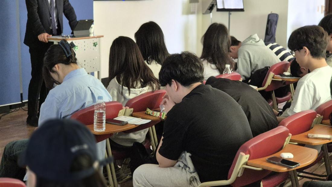 20250525_115936.jpg : 5월 25일 고등부 예배 사진입니다~