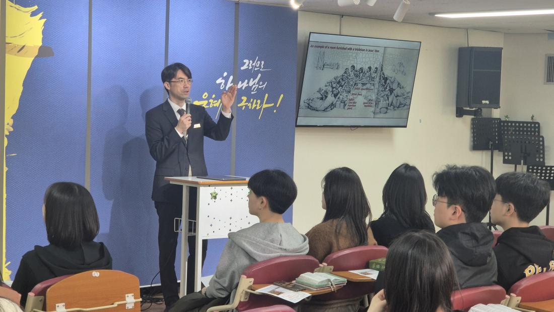 KakaoTalk_20260325_015145517_04.jpg : 3월 22일 고등부 예배 사진입니다~