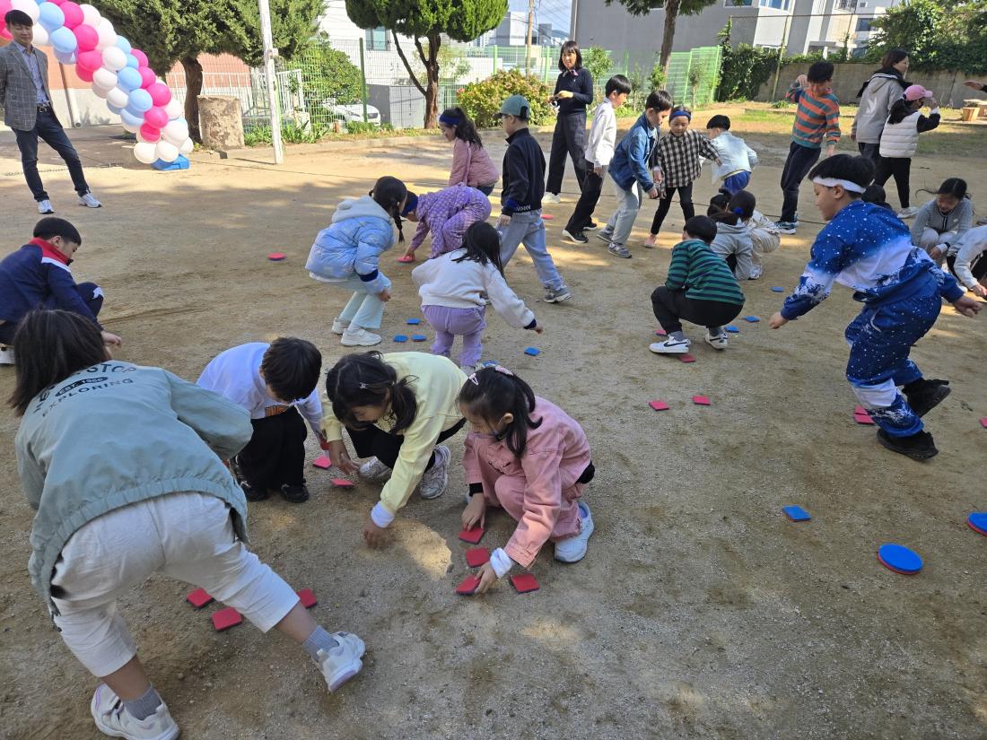 KakaoTalk_20251102_154118594_15.jpg : 11월  유년부 가을 운동회