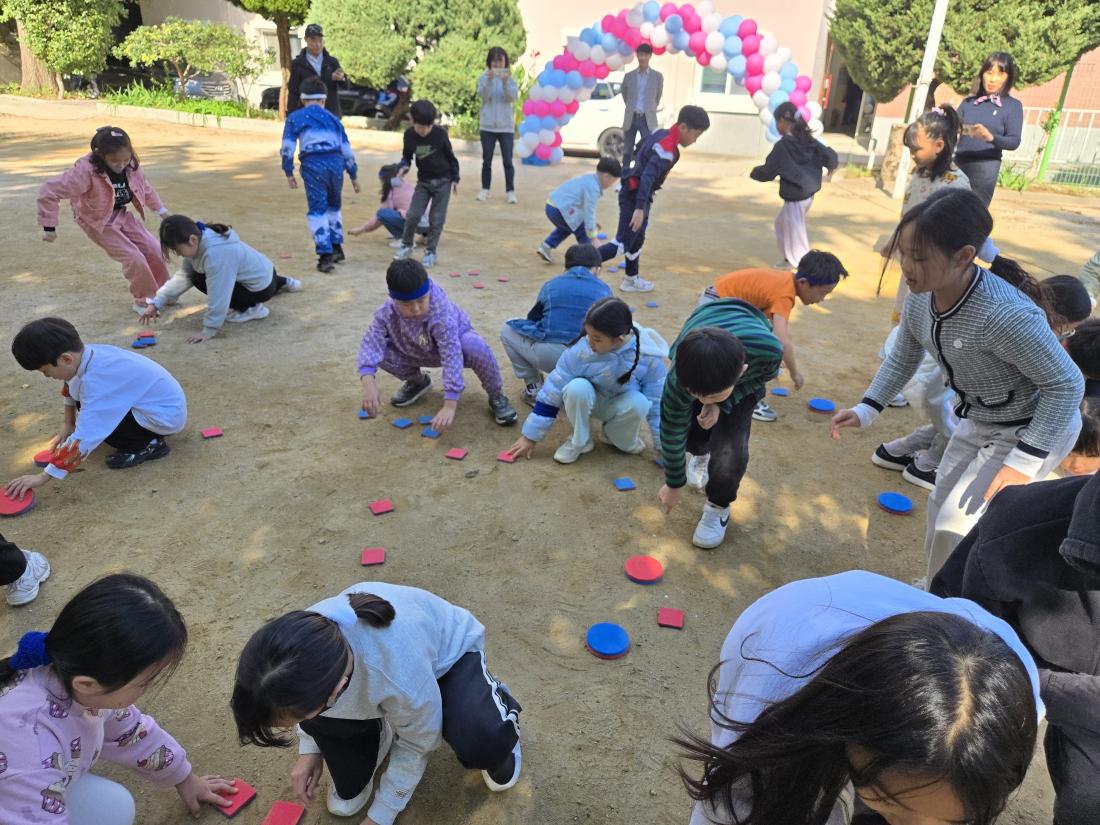 KakaoTalk_20251102_154118594_14.jpg : 11월  유년부 가을 운동회