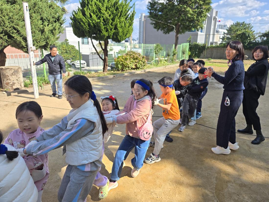 KakaoTalk_20251102_154118594_18.jpg : 11월  유년부 가을 운동회