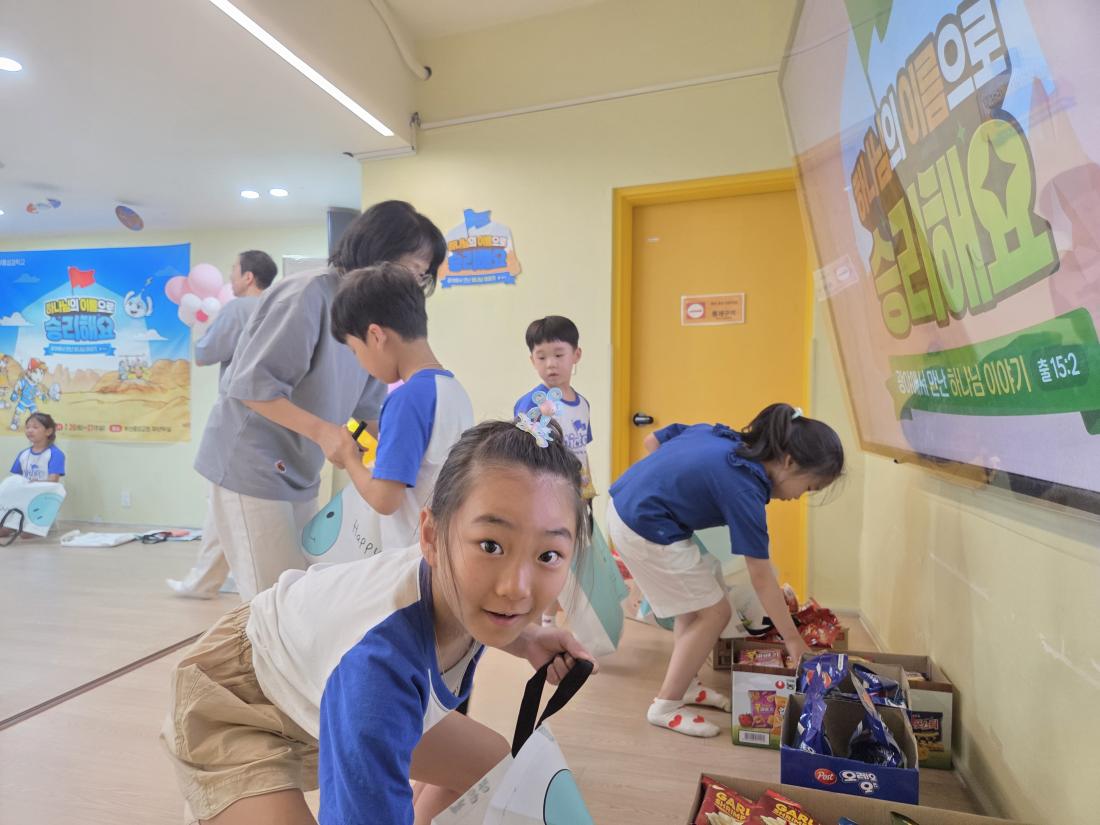 KakaoTalk_20250727_122548095_02.jpg : 유년부 여름성경학교 둘째날