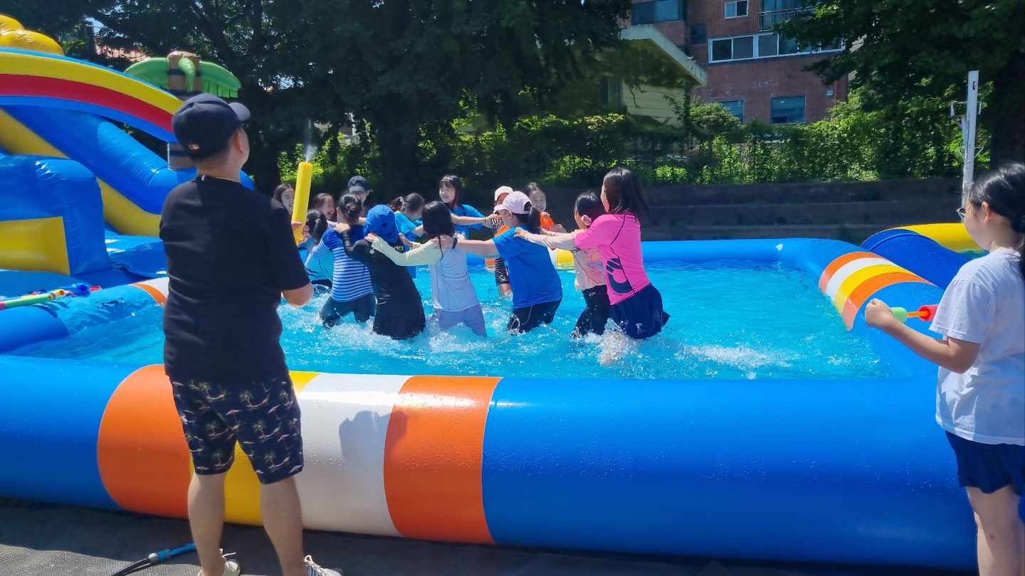 KakaoTalk_20230805_211814864_21.jpg : 2023. 7. 28 ~ 30 초등부 여름성경학교 (물놀이)