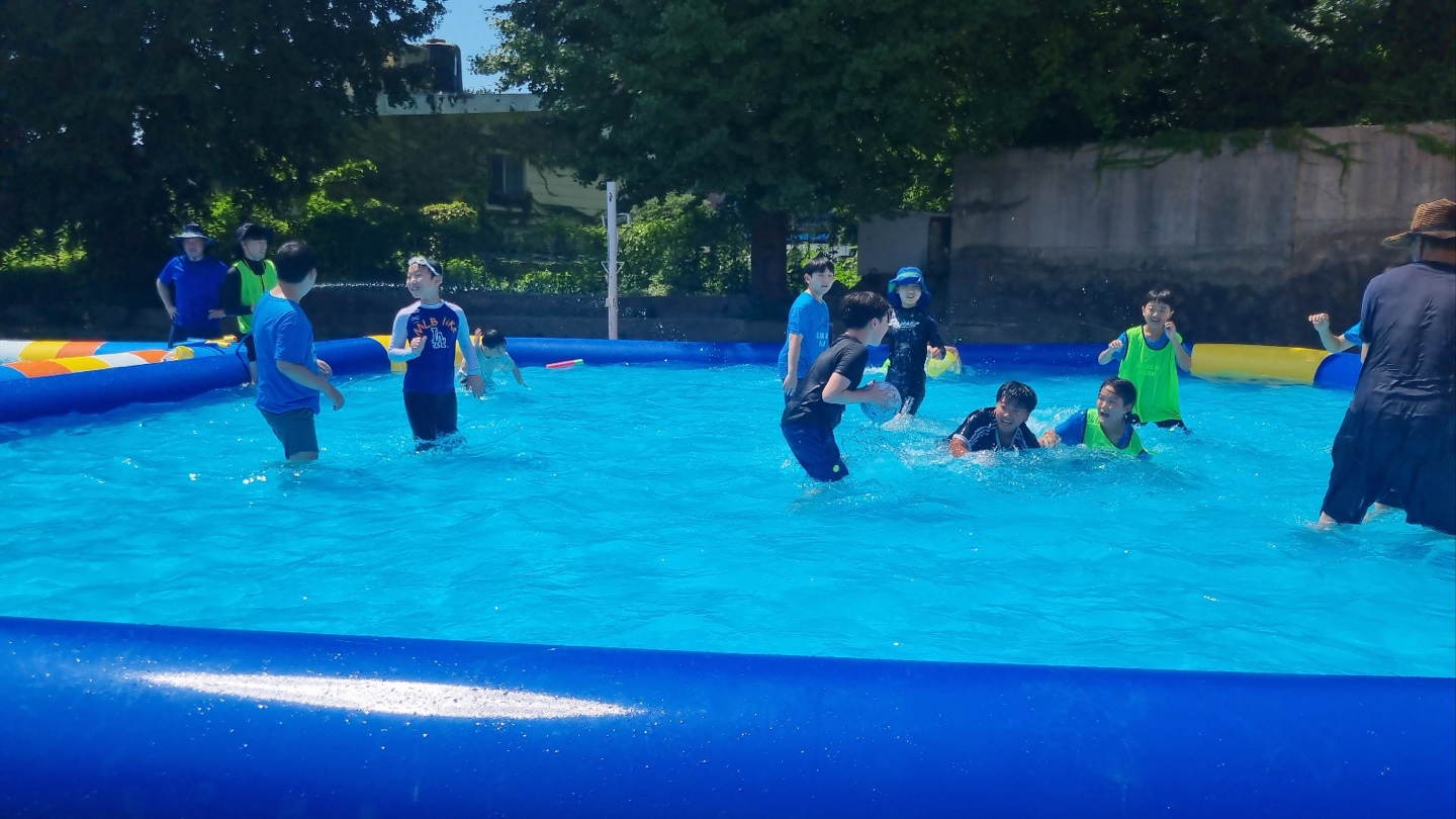 KakaoTalk_20230805_211814864_19.jpg : 2023. 7. 28 ~ 30 초등부 여름성경학교 (물놀이)