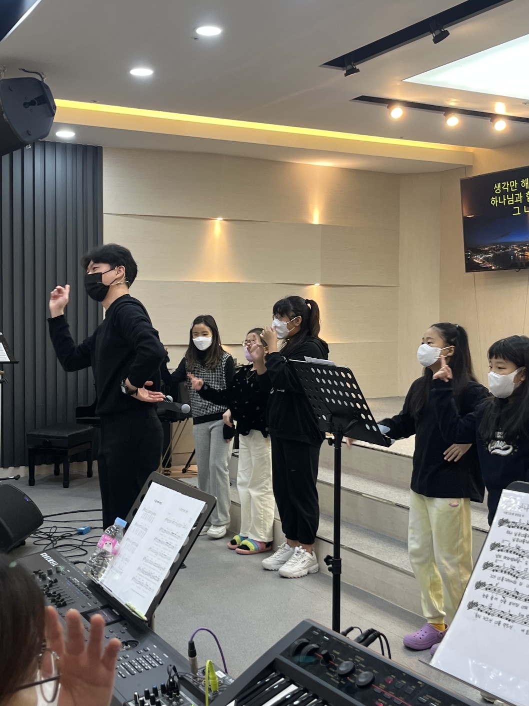 9A717574-0FD0-4A10-8637-52B949044097.jpeg : 2022.12.25 초등부 예배입니다. (초등부 수료식, 2022년 시상, 성탄절)