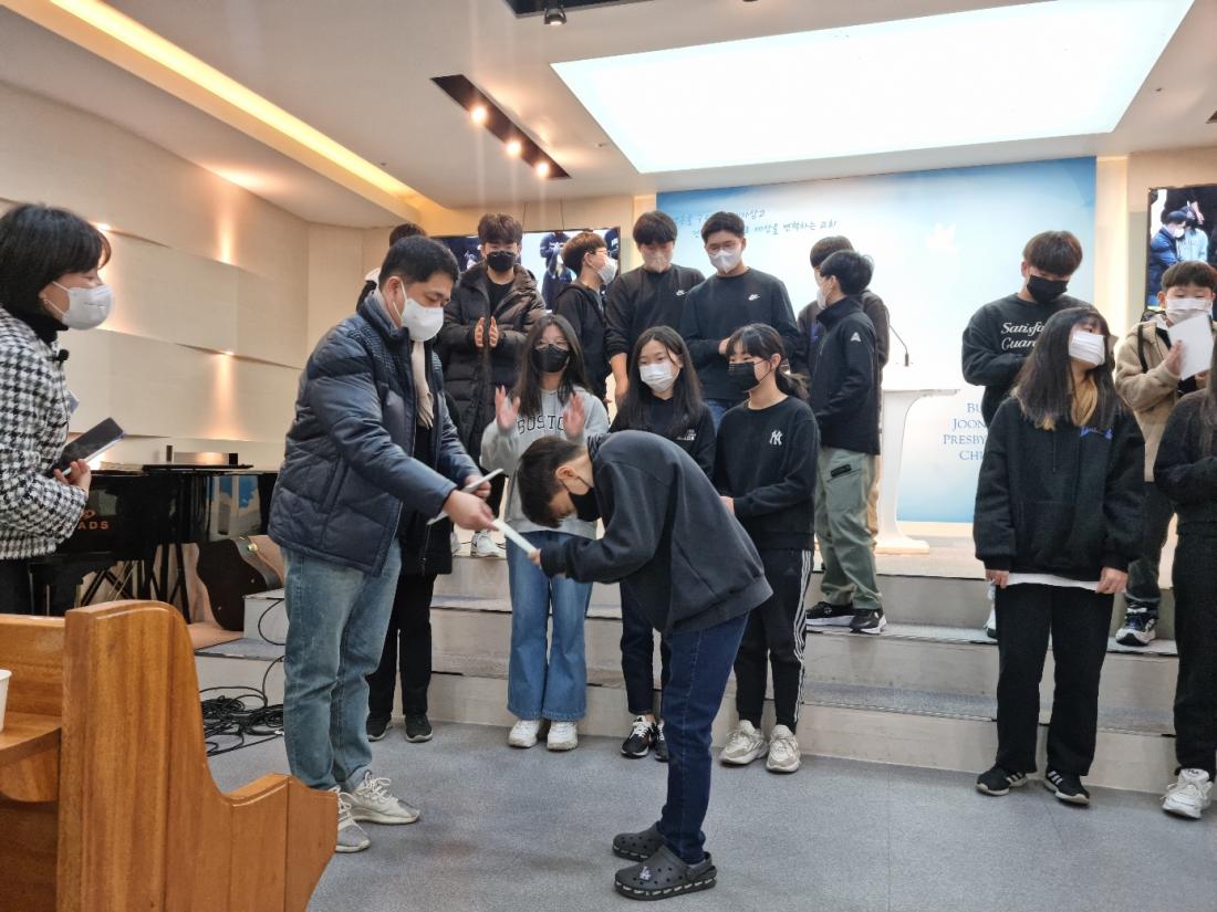 F9871020-754C-4741-9FC8-C842AD17B26D.jpeg : 2022.12.25 초등부 예배입니다. (초등부 수료식, 2022년 시상, 성탄절)