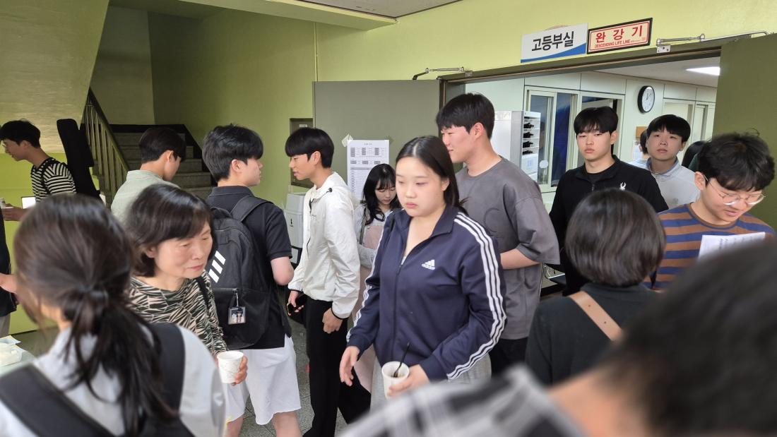 20250608_120729.jpg : 6월 8일 고등부 예배 사진입니다~