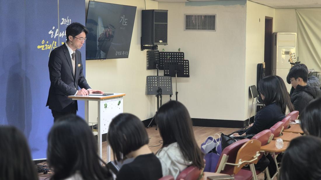KakaoTalk_20260307_140110954_02.jpg : 2월 1일 고등부 예배 사진입니다~