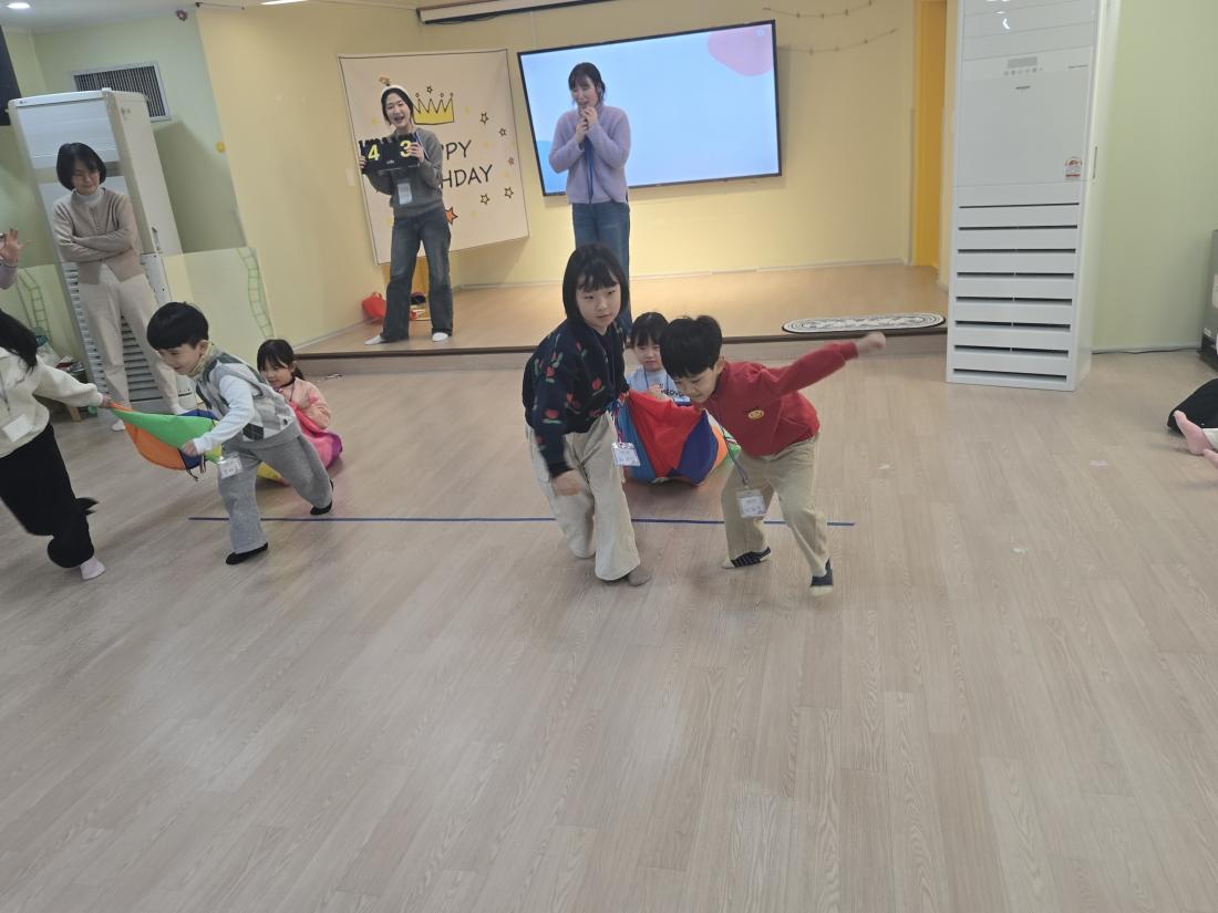 KakaoTalk_20260116_143406611_06.jpg : 둘째주 유년부 예배입니다