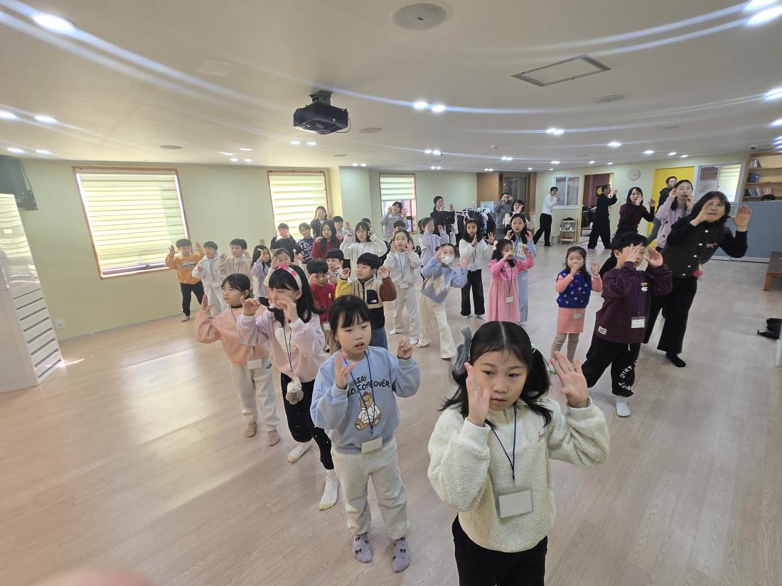 KakaoTalk_20260116_143406611_23.jpg : 둘째주 유년부 예배입니다