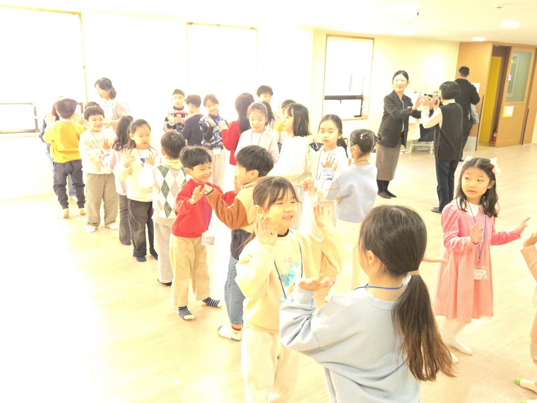 KakaoTalk_20260116_143518075_06.jpg : 둘째주 유년부 예배입니다