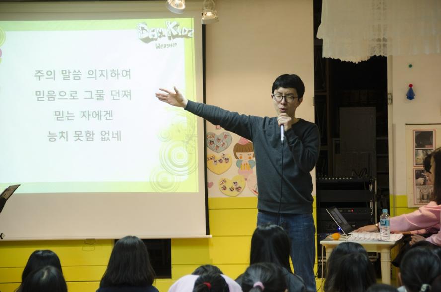 기도회 (19) 줄인것.jpg
