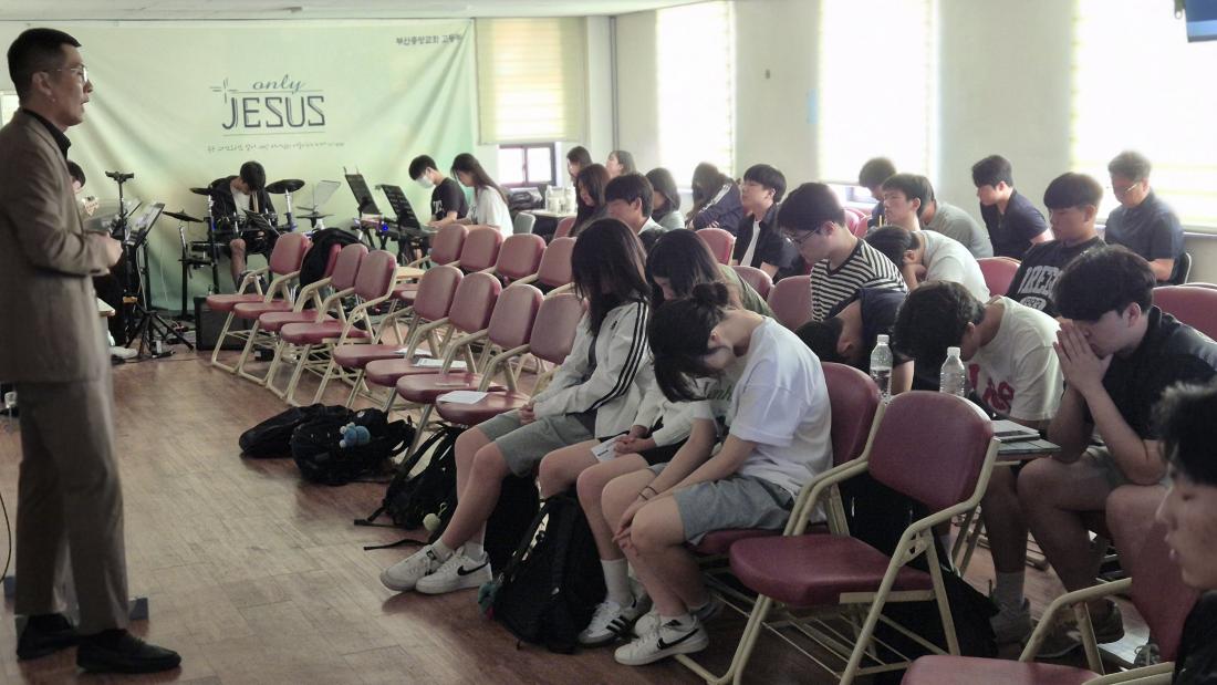 20250615_120000.jpg : 6월 15일 고등부 예배 사진입니다~