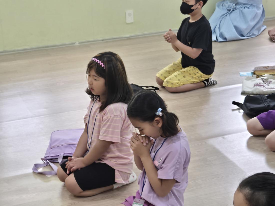 KakaoTalk_20250618_194639486_03.jpg : 유년부 셋째주 예배입니다^^