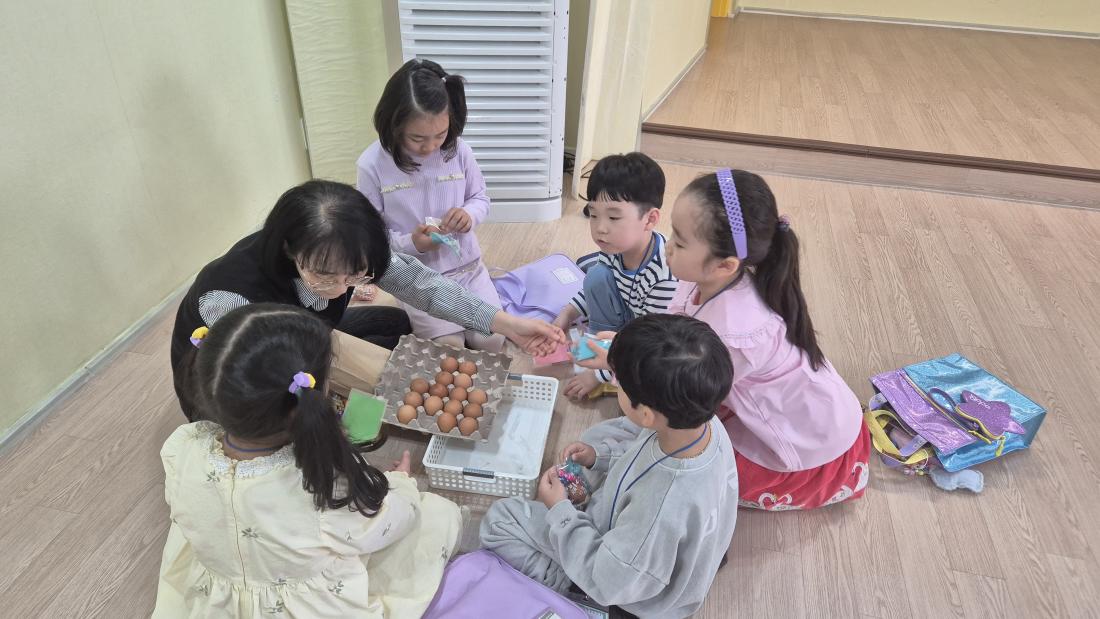 KakaoTalk_20250420_130503954_05.jpg : 부활주일 유년부 모습입니다^^