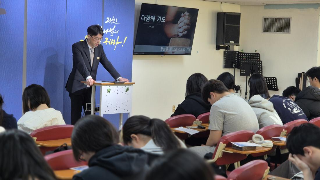 KakaoTalk_20260307_140308779_04.jpg : 2월 22일 고등부 예배 사진입니다~