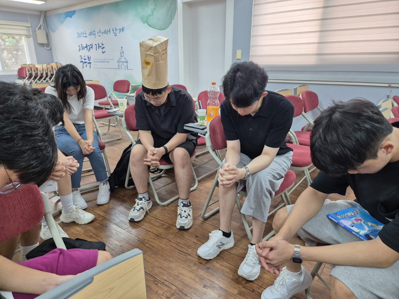 KakaoTalk_20240812_003249879_21.jpg : 8월 11일 고등부 예배 사진입니다