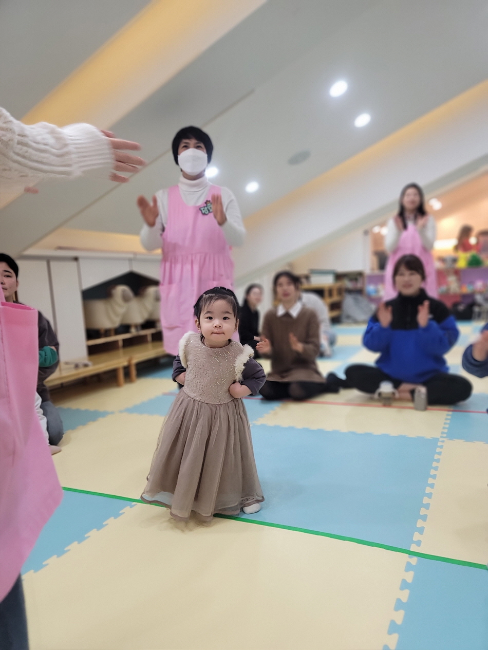 2025년 부산중앙교회 영아부_사진_20250113_9.jpg : 1월 12일 주일 영아부 예배