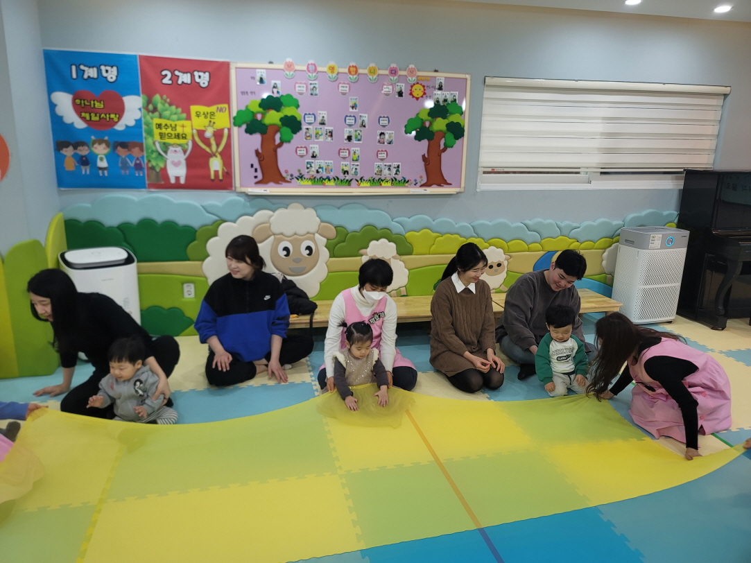 2025년 부산중앙교회 영아부_사진_20250113_33.jpg : 1월 12일 주일 영아부 예배
