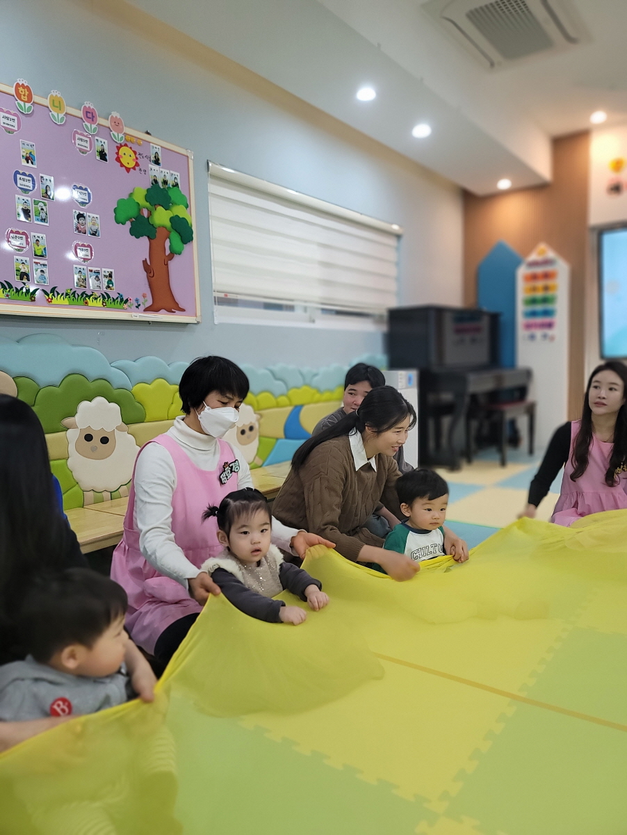 2025년 부산중앙교회 영아부_사진_20250113_35.jpg : 1월 12일 주일 영아부 예배