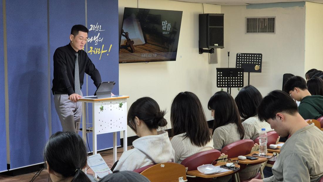 20251102_112038.jpg : 11월 2일 고등부 예배 사진입니다~