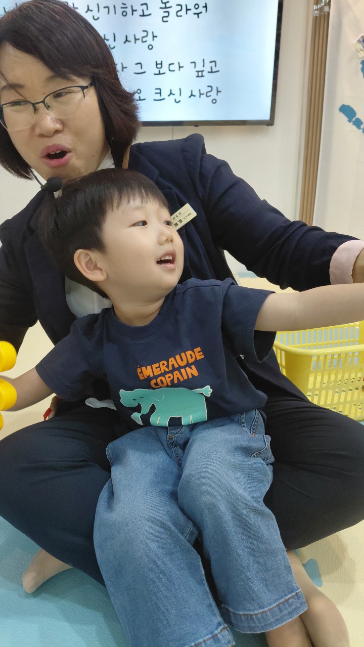 2025년 부산중앙교회 영아부_사진_20251015_51.jpg : 10월5일 주일 영아부 예배