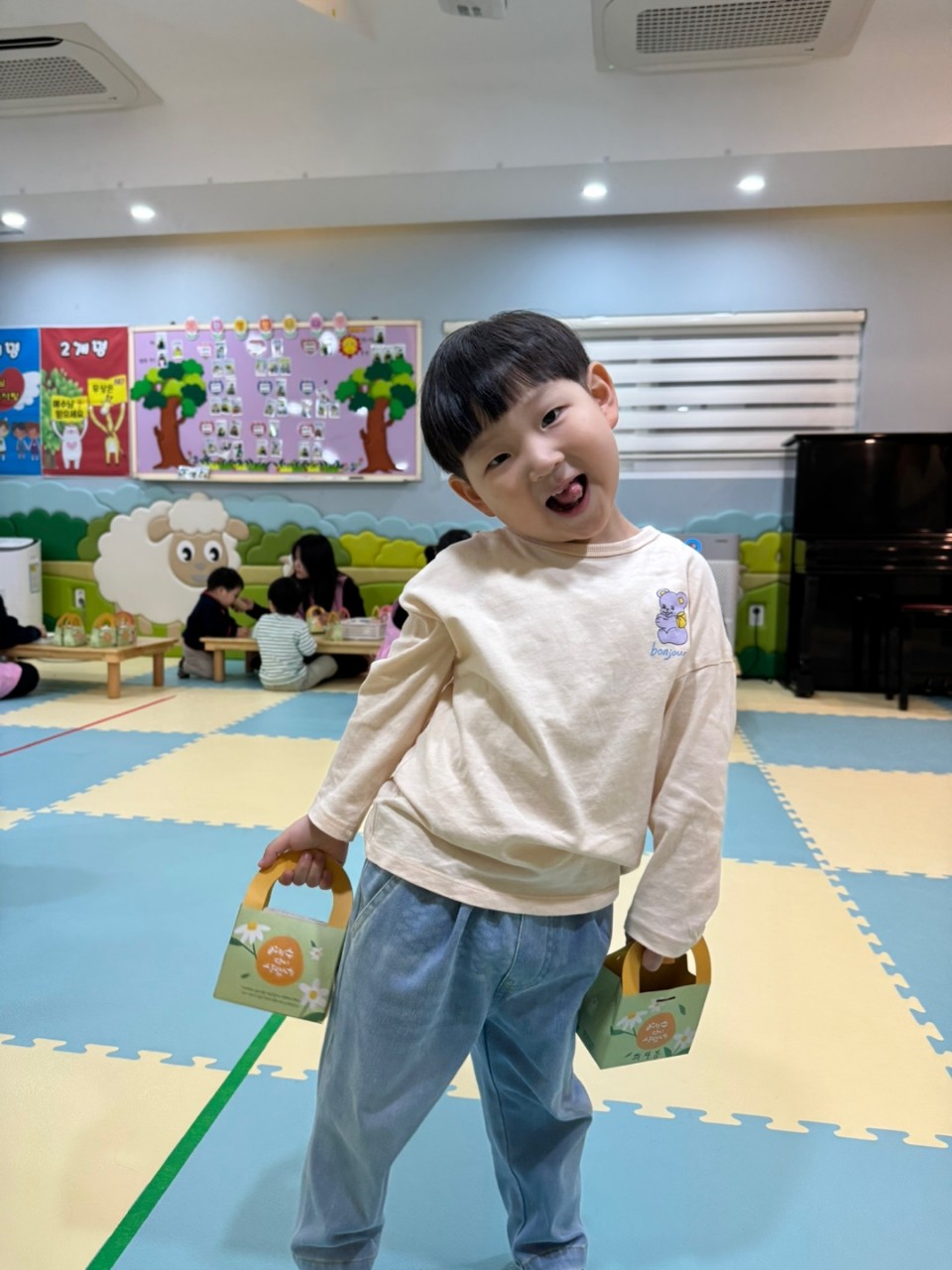2025년 부산중앙교회 영아부_사진_20250423_65.jpg : 4월20일 주일 영아부 예배
