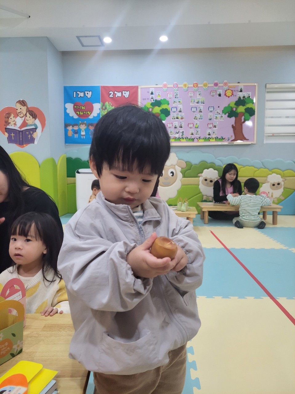2025년 부산중앙교회 영아부_사진_20250423_82.jpg : 4월20일 주일 영아부 예배