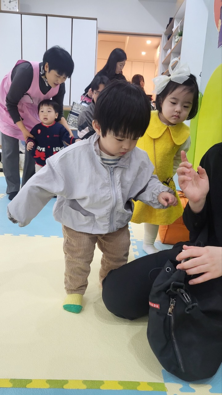 2025년 부산중앙교회 영아부_사진_20250423_93.jpg : 4월20일 주일 영아부 예배