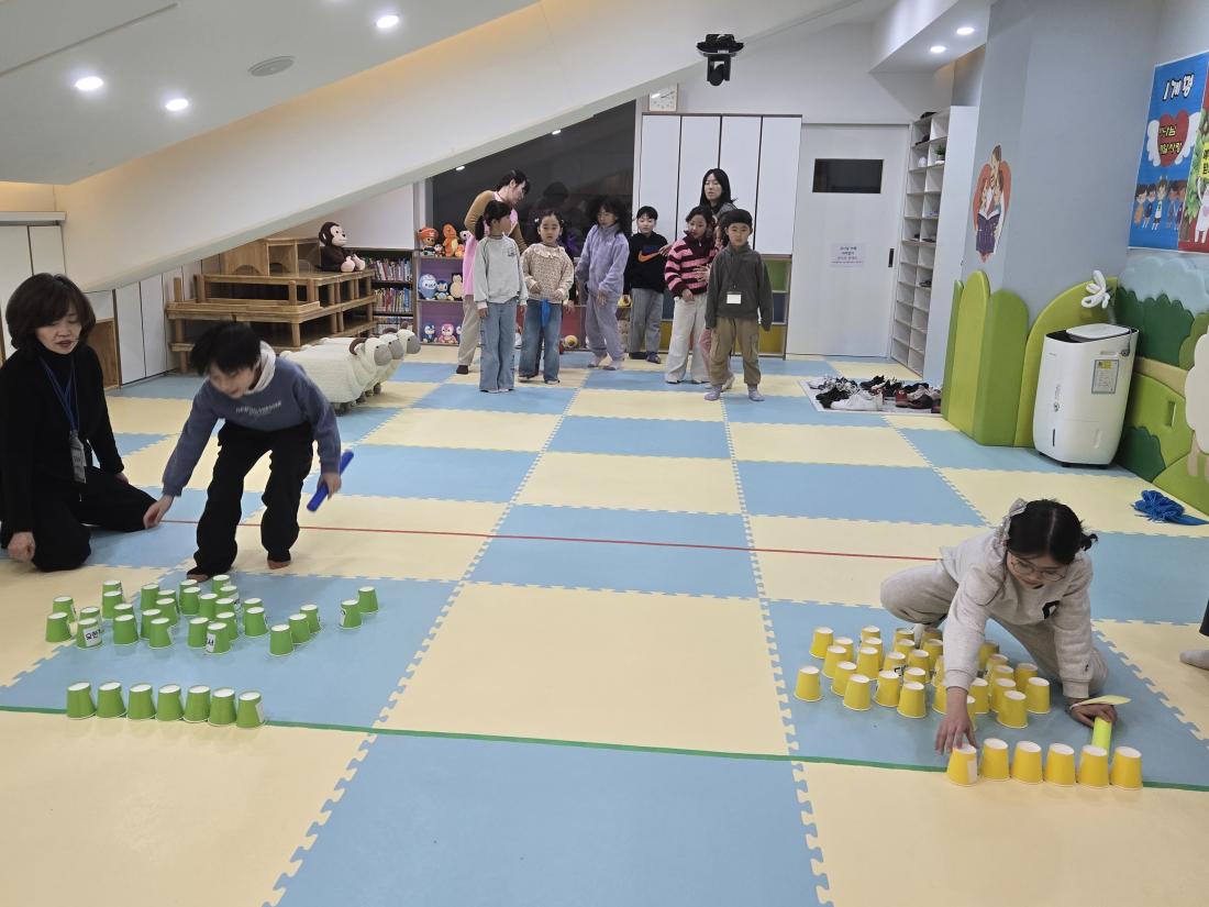 KakaoTalk_20250224_225516384_16.jpg : 유년부 겨울 성경 학교 첫째 날 모습입니다