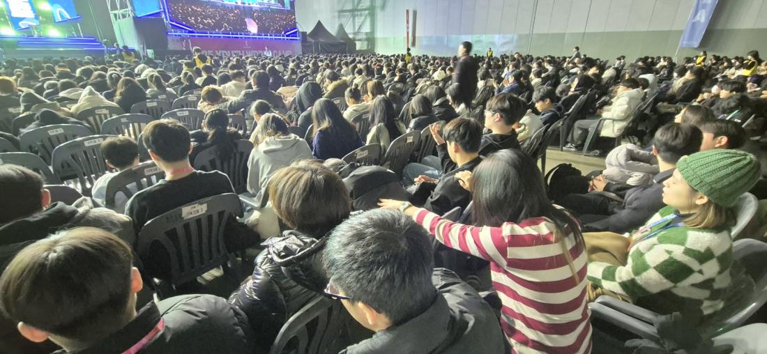 KakaoTalk_20250109_220150969_10.jpg : 1월 9일 고등부 수련회 사진입니다~