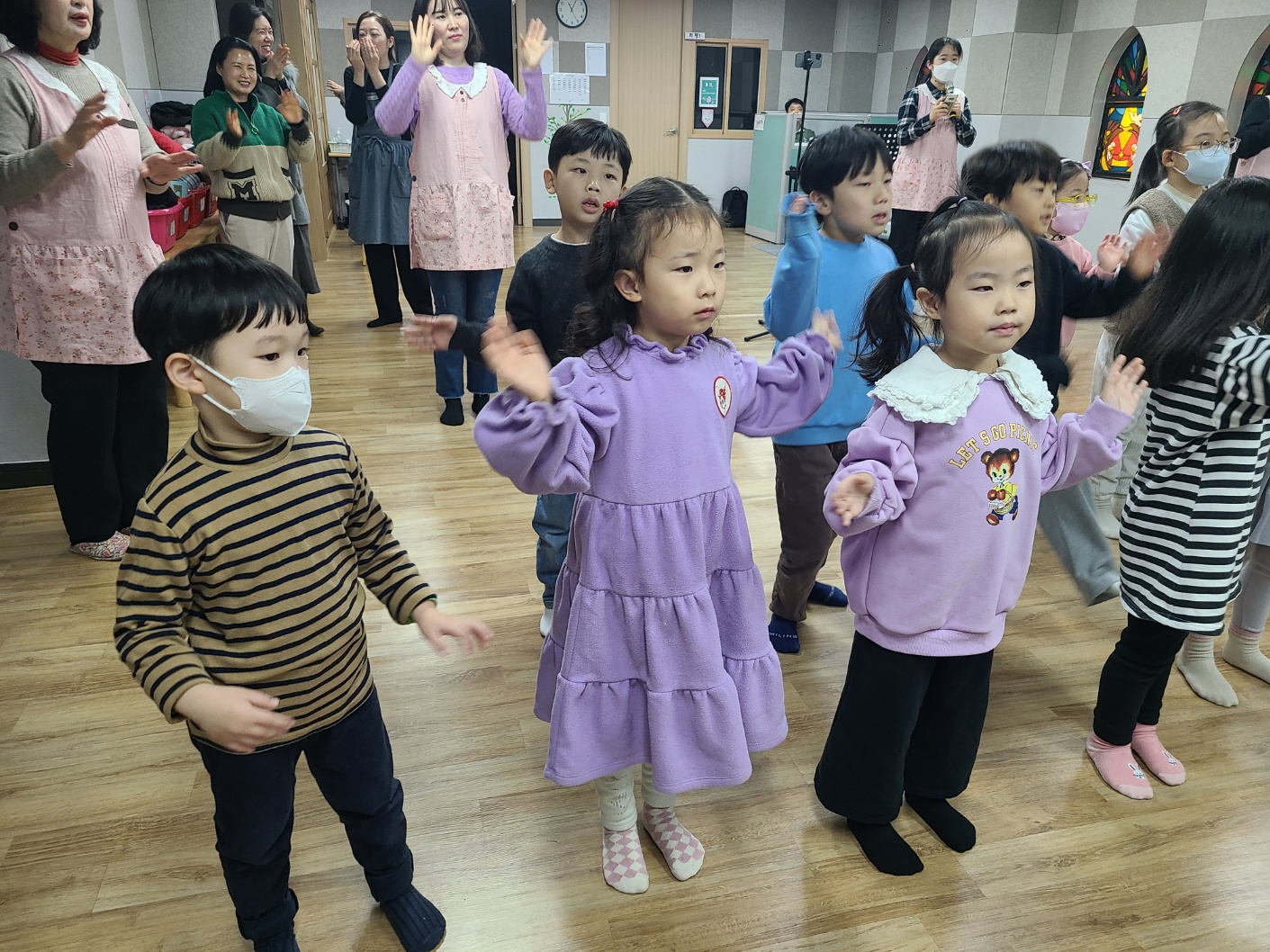 KakaoTalk_20240108_094454160_03.jpg : 20231231 유치부예배 '우리는 진리안에서 자라가요'