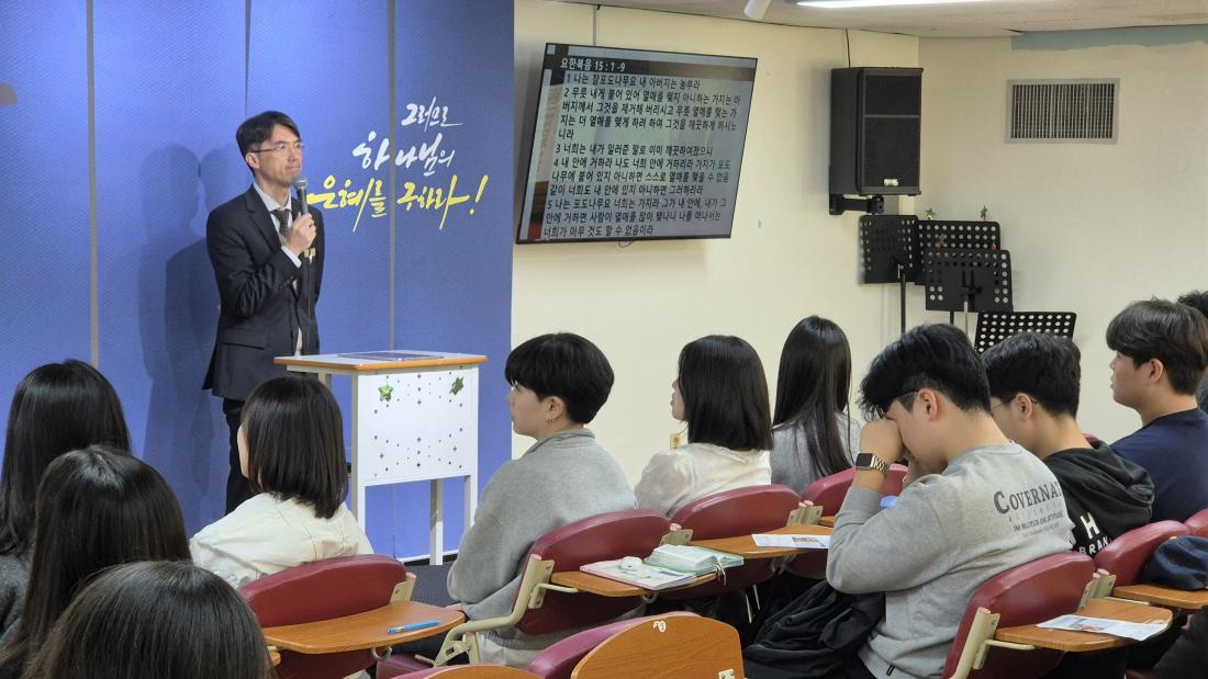 KakaoTalk_20260330_224748256_03.jpg : 3월 29일 고등부 예배 사진입니다~